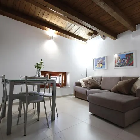 Apartment Papyri-2